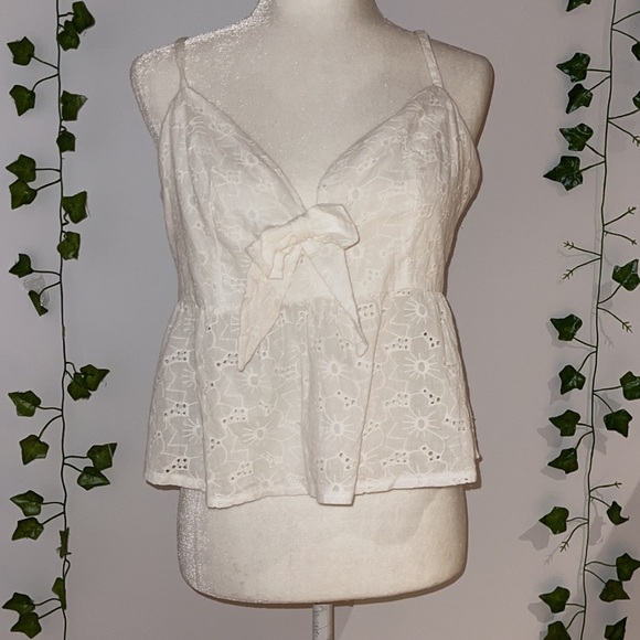 Women’s White Floral Flowy Tank Tie Front Blouse Large - Picture 8 of 8